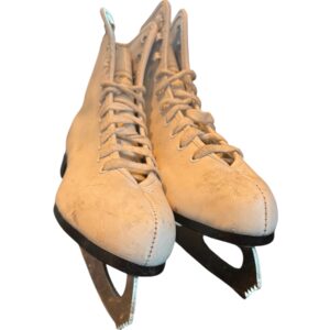 Used Vic Figure Skates Size 4