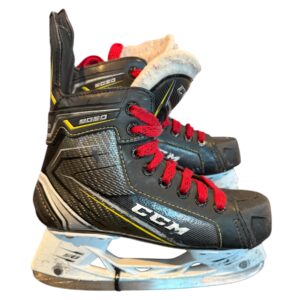 Used CCM Tacks 9060 Skates Size 2.5D