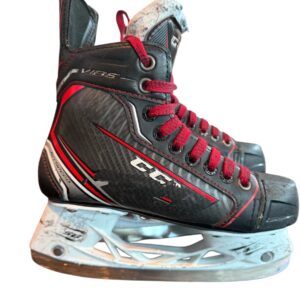Used CCM Vibe Skates Size 2.5D